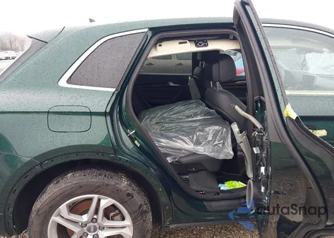 2018 Audi Q5 2.0T Premium/2.0T Tech Premium z USA, uszkodzony, nr VIN WA1BNAFY4J2026095